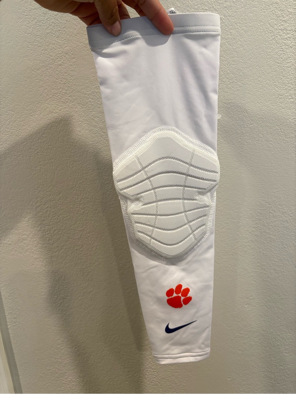 Nike Clemson Tigers Padded Basketball Compression Sleeve Men’s Size L/XL Team - Picture 2 of 9